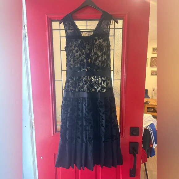 Coach Black Floral lace and velvet Maxi Dress - Picture 4 of 17